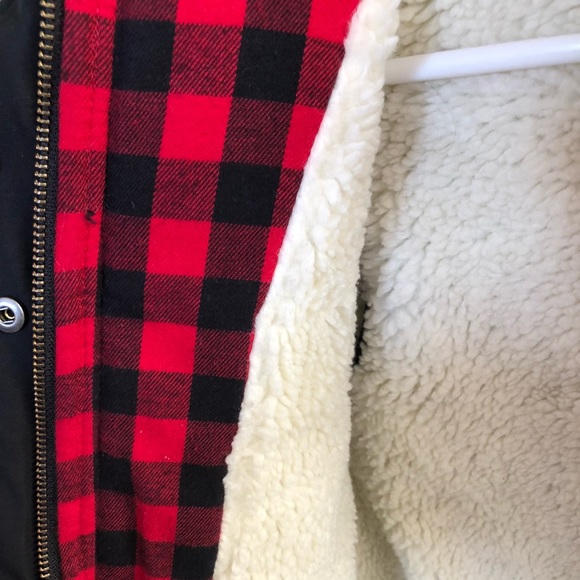 Buffalo plaid Sherpa lined vest - Picture 7 of 7
